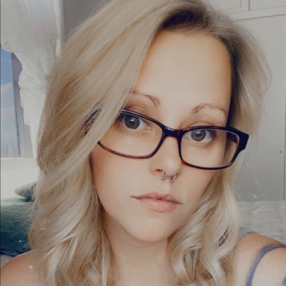 Meet your Posher, Jessica - Picture 1 of 1